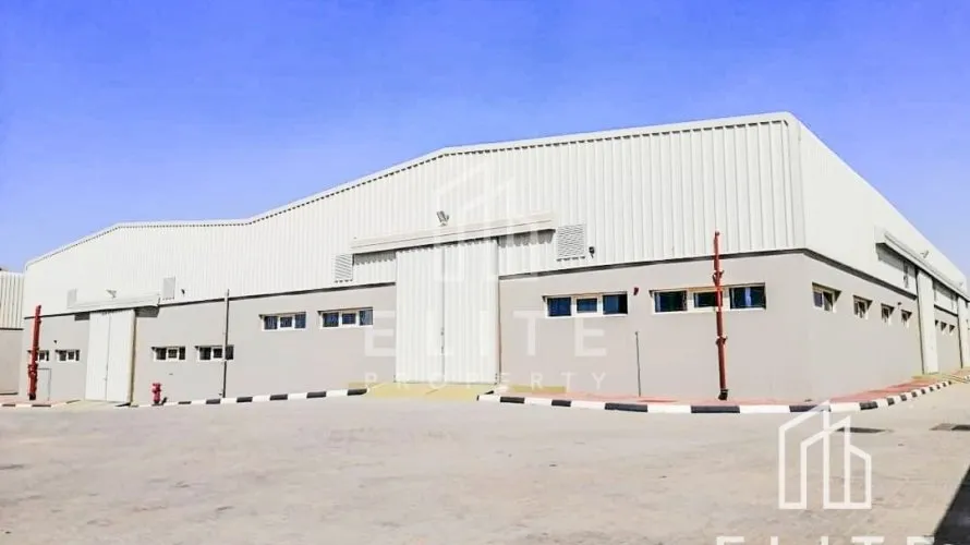 Entrepôt de 8288m² à Dubai, UAE No. 732 № 13