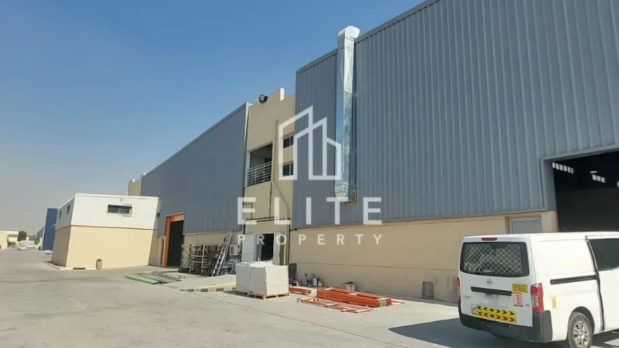 Entrepôt de 8262m² à Dubai Investment Park, UAE No. 740 № 1