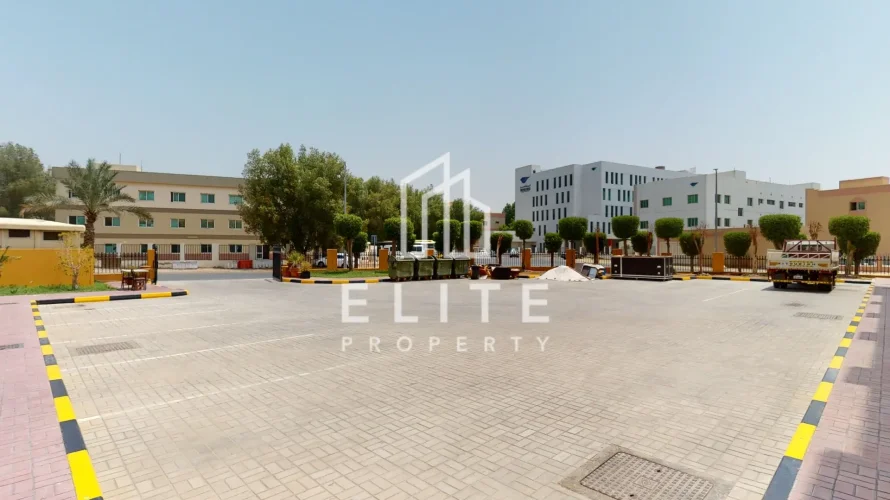 Camp de travail de 2850m² à Dubai Investment Park, UAE No. 733 № 28