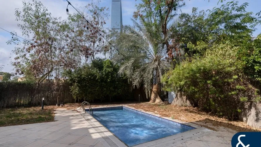 Villa de 4 chambres à Jumeirah Islands, UAE No. 1985 № 2