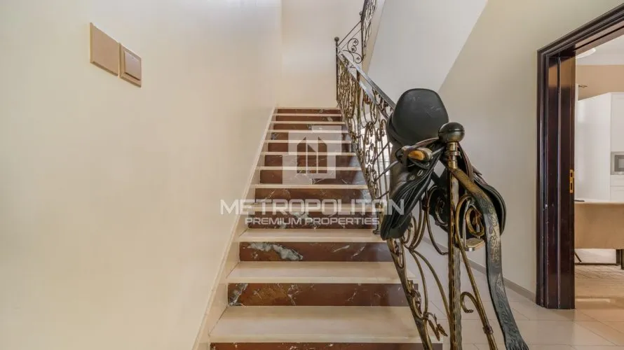 Villa de 5 chambres à Al Barsha, UAE No. 1626 № 24