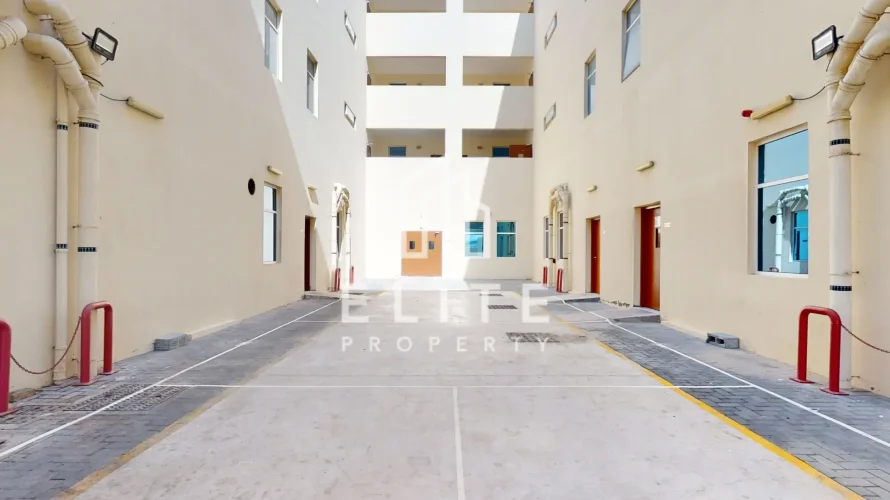 Camp de travail de 9944m² à Dubai, UAE No. 739 № 18