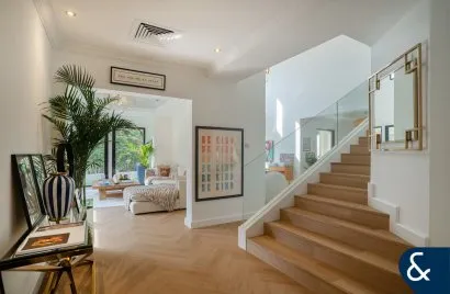 Villa de 4 chambres à Jumeirah Islands, UAE No. 1997
