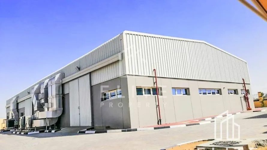 Entrepôt de 8288m² à Dubai, UAE No. 732 № 16