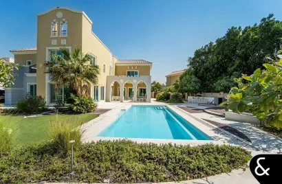 Villa de 6 chambres à Victory Heights, UAE No. 2296