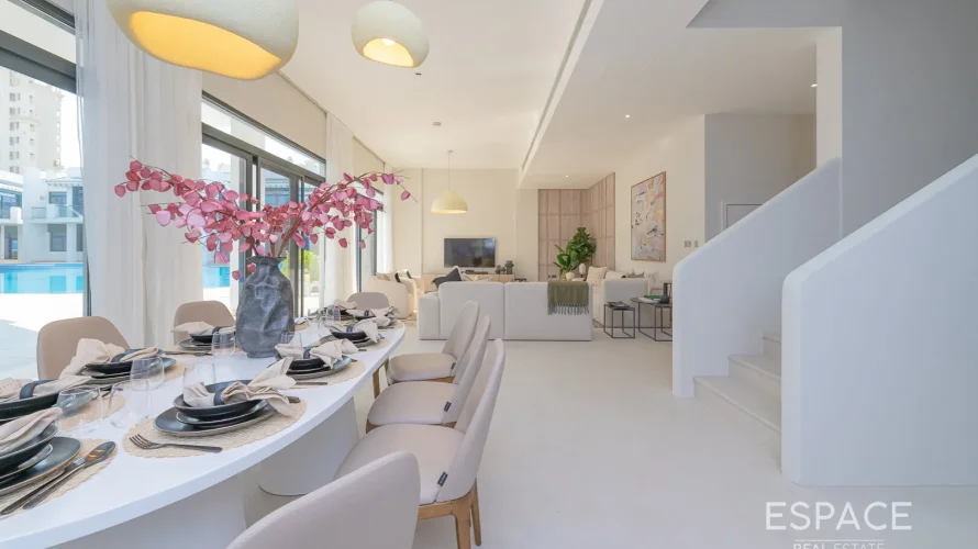 Maison de ville de 4 chambres à Palma Residences, UAE No. 1494 № 1