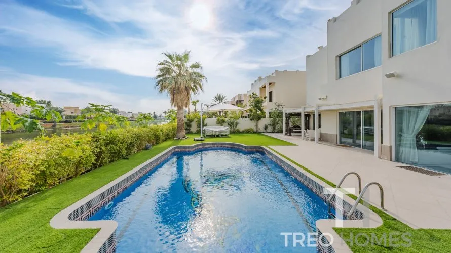 Villa de 5 chambres à Meadows, UAE No. 485