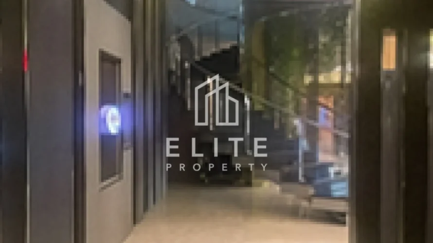 Entrepôt de 1425m² à Dubai, UAE No. 1056 № 11