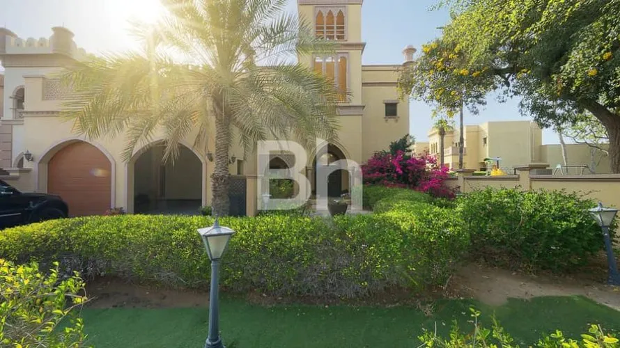 Villa de 4 chambres à Palm Jumeirah, UAE No. 1175 № 1