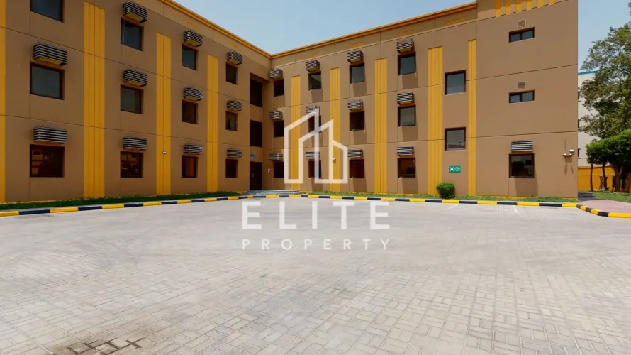 Camp de travail de 2850m² à Dubai Investment Park, UAE No. 733 № 13
