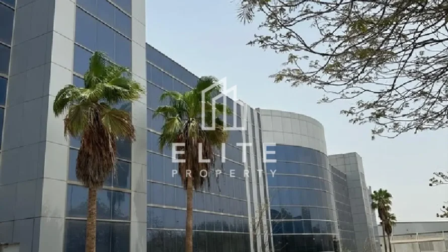 Entrepôt de 1425m² à Dubai, UAE No. 1056 № 27