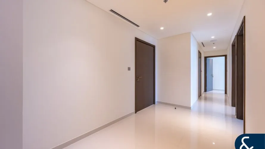 Appartement de 5 chambres à EMAAR Beachfront, UAE No. 1694 № 20