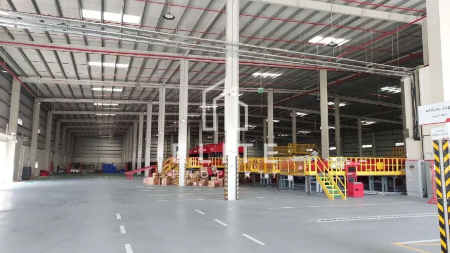 Entrepôt de 7118m² à Dubai, UAE No. 754 № 22