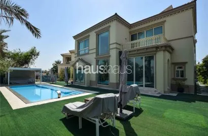 Villa de 4 chambres à Jumeirah Islands, UAE No. 880