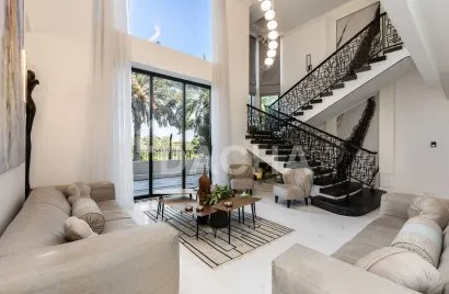 Villa de 4 chambres à Jumeirah Islands, UAE No. 3068