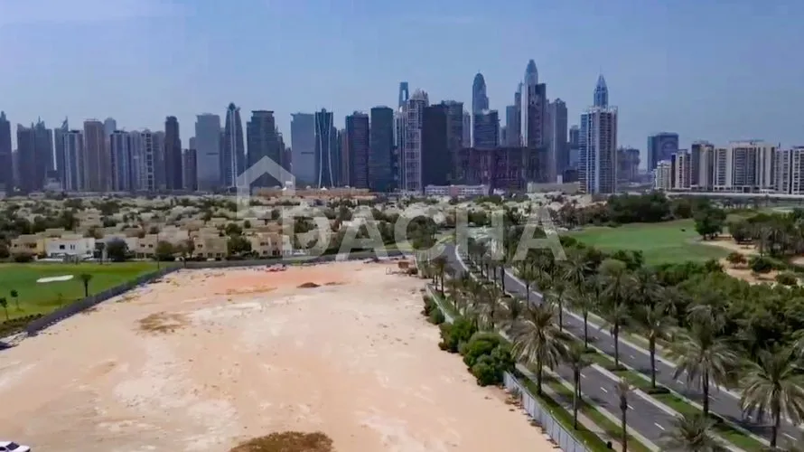 Terrain de 2947m² à Sector E, UAE No. 3125 № 2