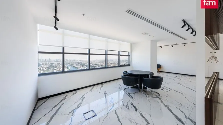 Bureau de 1121.7m² à Dubai, UAE No. 3188