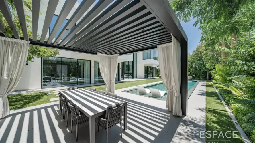 Villa de 5 chambres à The Nest, UAE No. 3672 № 1