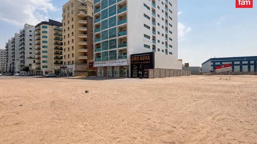 Terrain de 1219.3m² à Dubai, UAE No. 4241 № 1