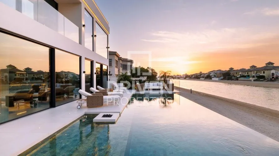 Villa de 5 chambres à Garden Homes, UAE No. 4034