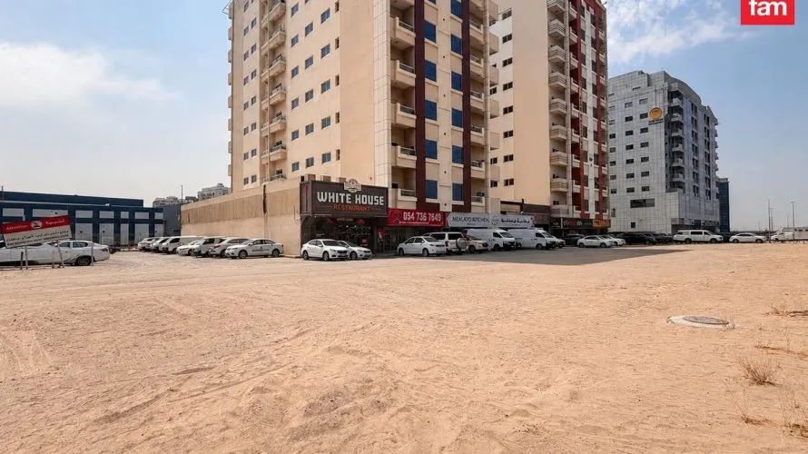 Terrain de 1219.3m² à Dubai, UAE No. 4241 № 5
