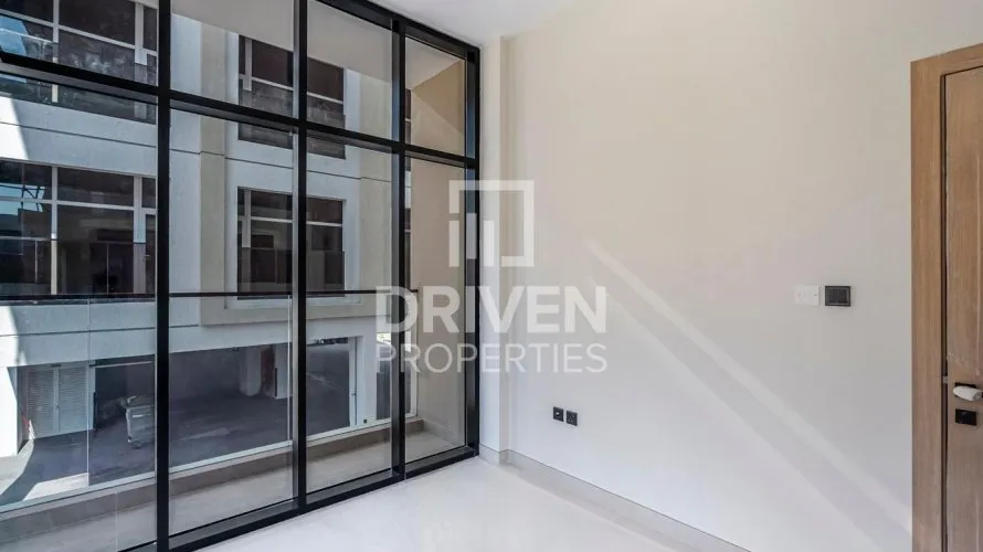Bâtiment de 750.01m² à Dubai, UAE No. 4861 № 8