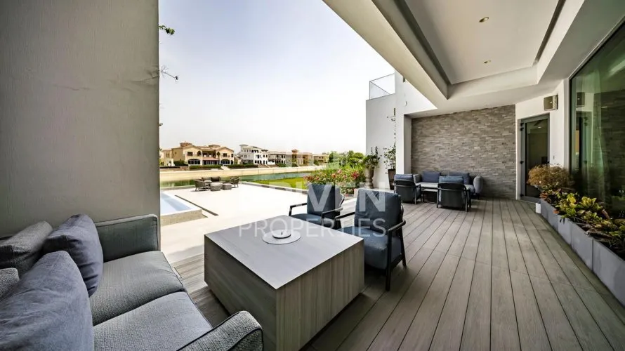Villa de 6 chambres à Signature Villas, UAE No. 4622 № 1