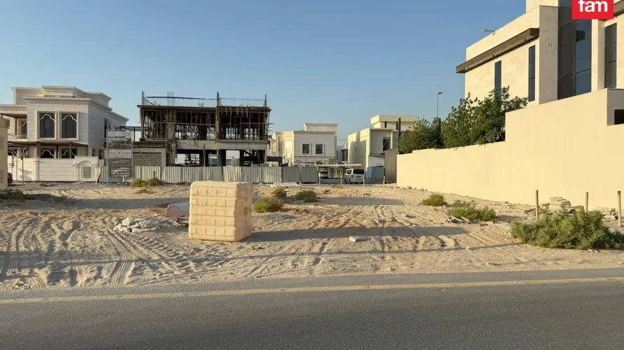 Terrain de 1395m² à Dubai, UAE No. 4552 № 1