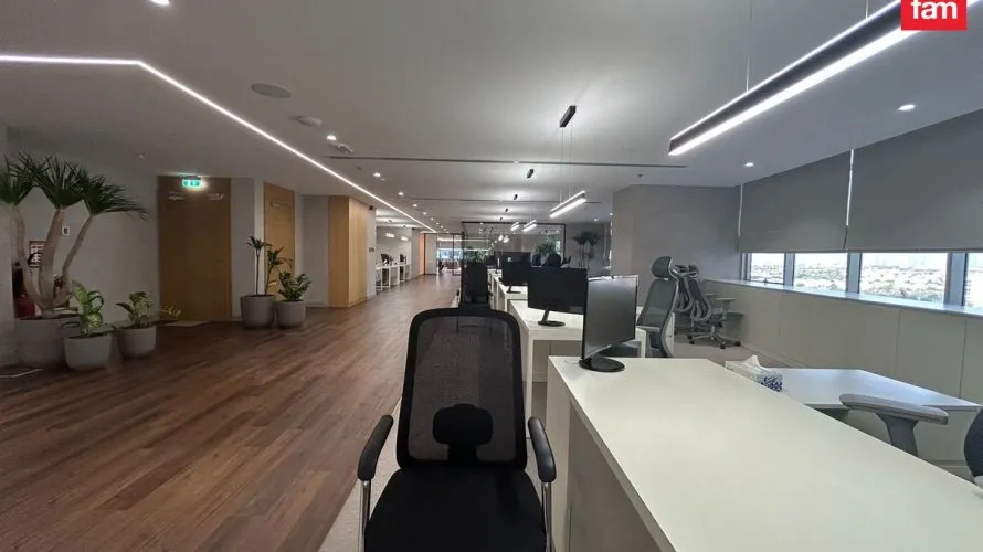 Bureau de 1100.1m² à Dubai, UAE No. 4550 № 1