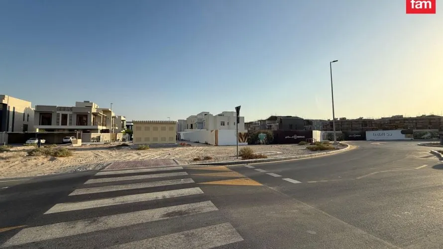 Terrain de 1395m² à Dubai, UAE No. 4552 № 3