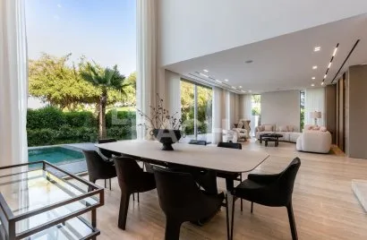 Villa de 5 chambres à Jumeirah Islands, UAE No. 4830