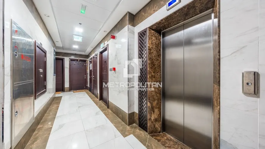 Коммерческая недвижимость с 12 спальнями в Dubai Land, Дубай, ОАЭ №1628 № 8