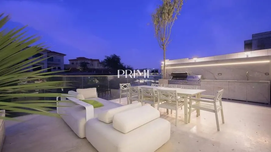 Вилла с 6 спальнями в  Jumeirah Park, Дубай, ОАЭ №1115 № 2