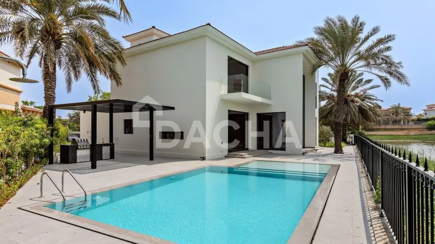 Вилла с 4 спальнями в  Jumeirah Islands, Дубай, ОАЭ №2689