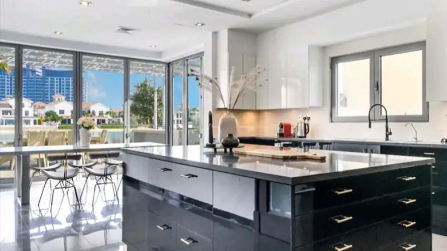 Вилла с 6 спальнями в  Signature Villas, Пальма Джумейра, Дубай, ОАЭ №335 № 3