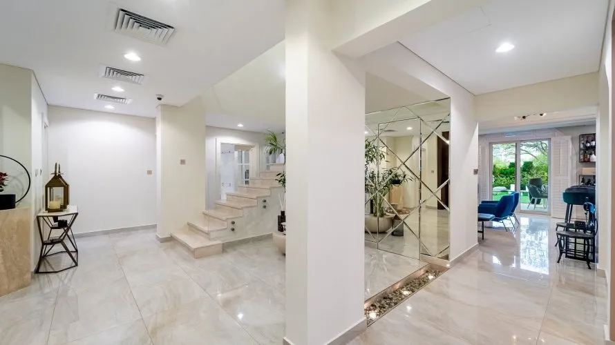 Вилла с 5 спальнями в  Dubai Sports City, Дубай, ОАЭ №2327 № 5