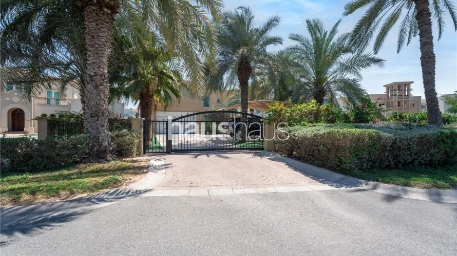 Вилла с 4 спальнями в  Jumeirah Islands, Дубай, ОАЭ №868 № 27