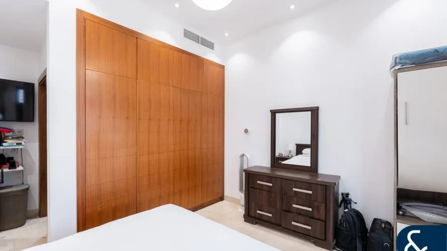Вилла с 4 спальнями в  Jumeirah Park Homes, Jumeirah Park, Дубай, ОАЭ №1757 № 13