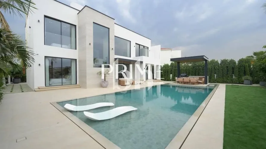 Вилла с 5 спальнями в  Jumeirah Islands, Дубай, ОАЭ №1168 № 18