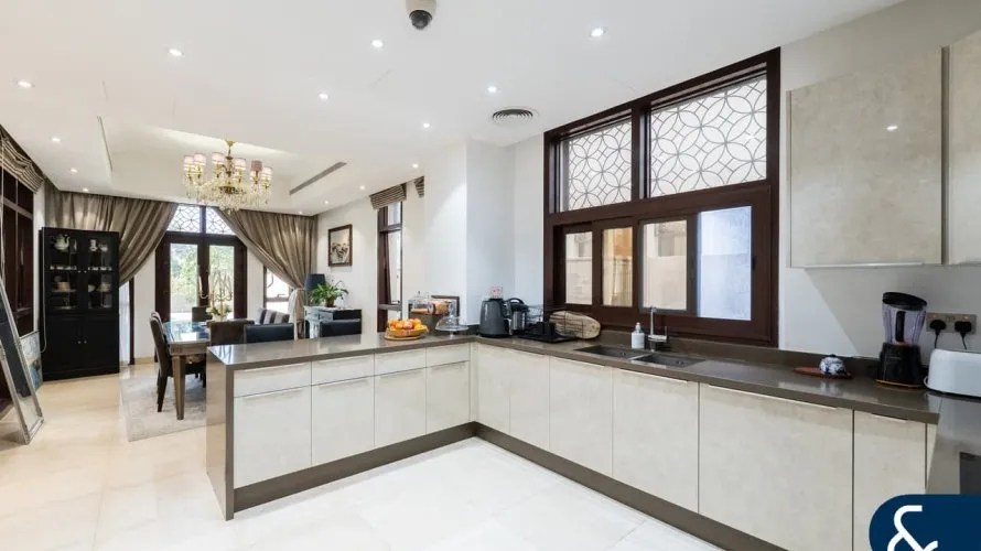 Вилла с 4 спальнями в  Jumeirah Park Homes, Jumeirah Park, Дубай, ОАЭ №1757 № 11