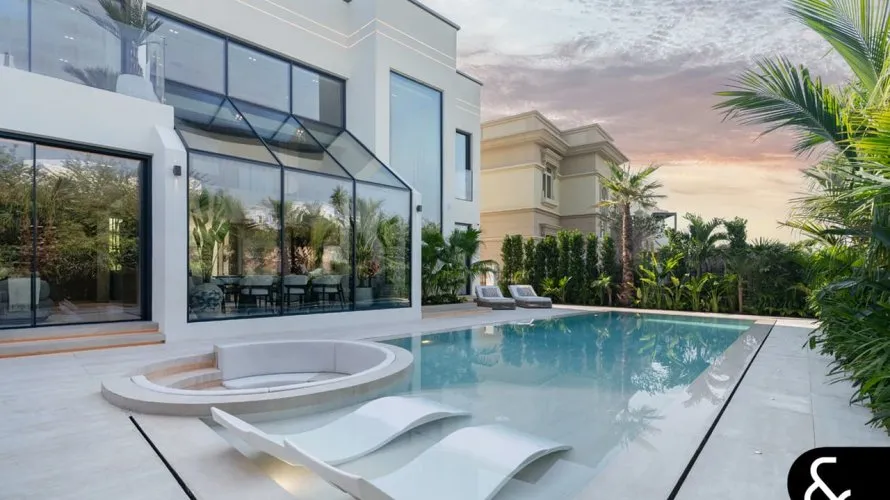 Вилла с 5 спальнями в  Jumeirah Islands, Дубай, ОАЭ №1750 № 1