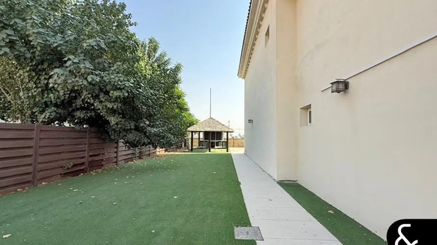 Вилла с 6 спальнями в  Dubai Land, Дубай, ОАЭ №1983 № 3