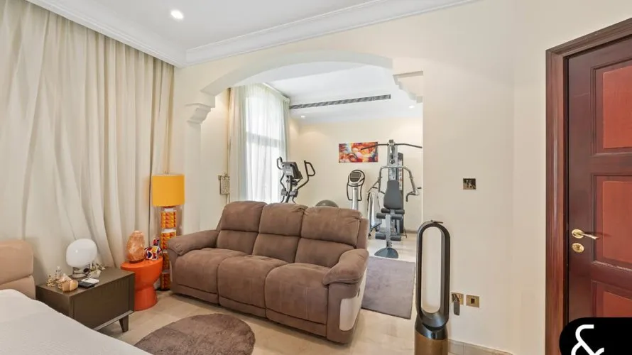 Вилла с 6 спальнями в  Signature Villas, Пальма Джумейра, Дубай, ОАЭ №1692 № 2