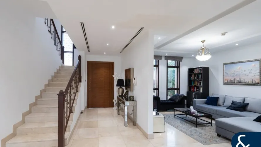 Вилла с 4 спальнями в  Jumeirah Park Homes, Jumeirah Park, Дубай, ОАЭ №1757 № 2