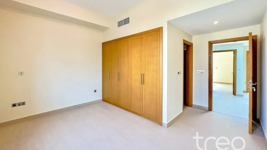 Вилла с 4 спальнями в Legacy, Jumeirah Park, Дубай, ОАЭ №3473 № 8