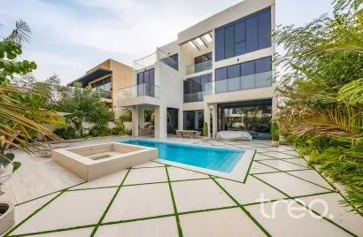 Вилла с 6 спальнями в Jumeirah Park, Дубай, ОАЭ №3827