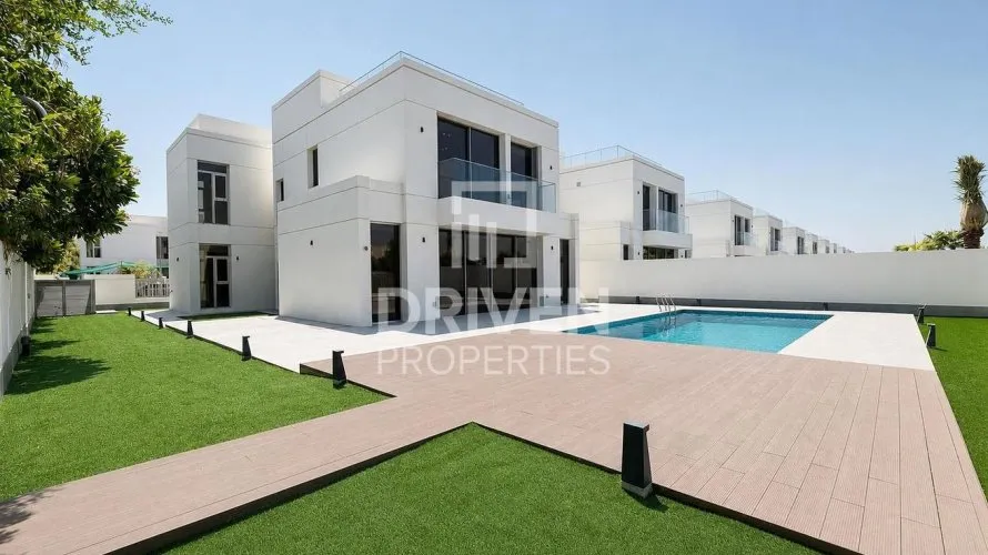 Вилла с 5 спальнями в Jumeirah Park, Дубай, ОАЭ №4801