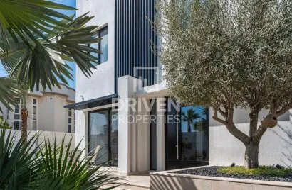 Вилла с 7 спальнями в Umm Al Sheif Villas, Умм-аль-Шеиф, Дубай, ОАЭ №4775