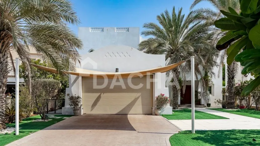 Вилла с 4 спальнями в Jumeirah Islands, Дубай, ОАЭ №4831 № 1
