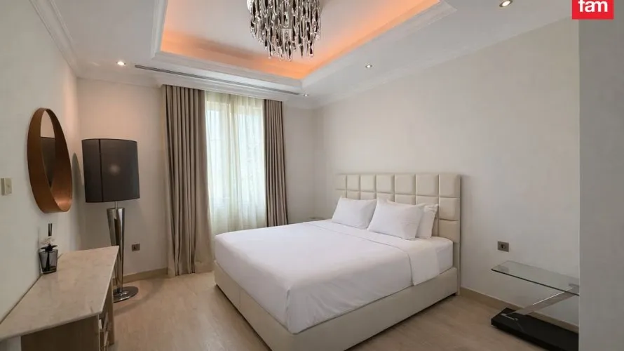 Вилла с 4 спальнями в Jumeirah Islands, Дубай, ОАЭ №4848 № 2